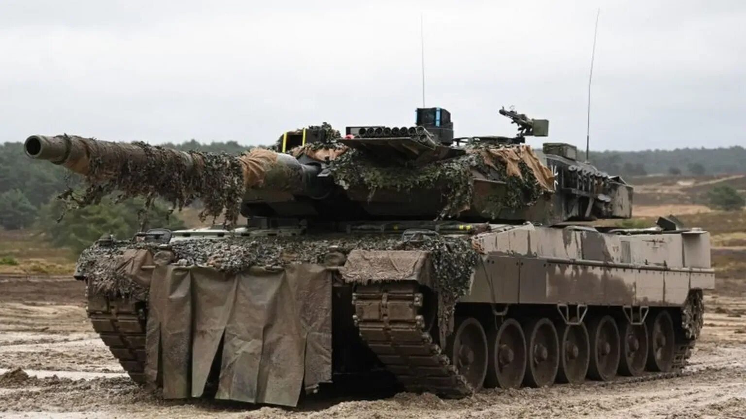 Танк леопард согнули дуло. Leopard 2 танк.