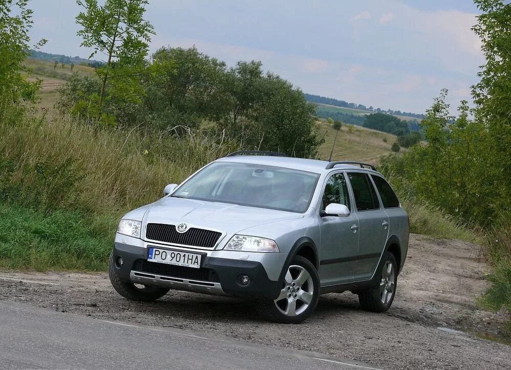 Шкода полные привод цена. Шкода Скаут универсал. Skoda Scout 4x4. Шкода Скаут 2 поколения.