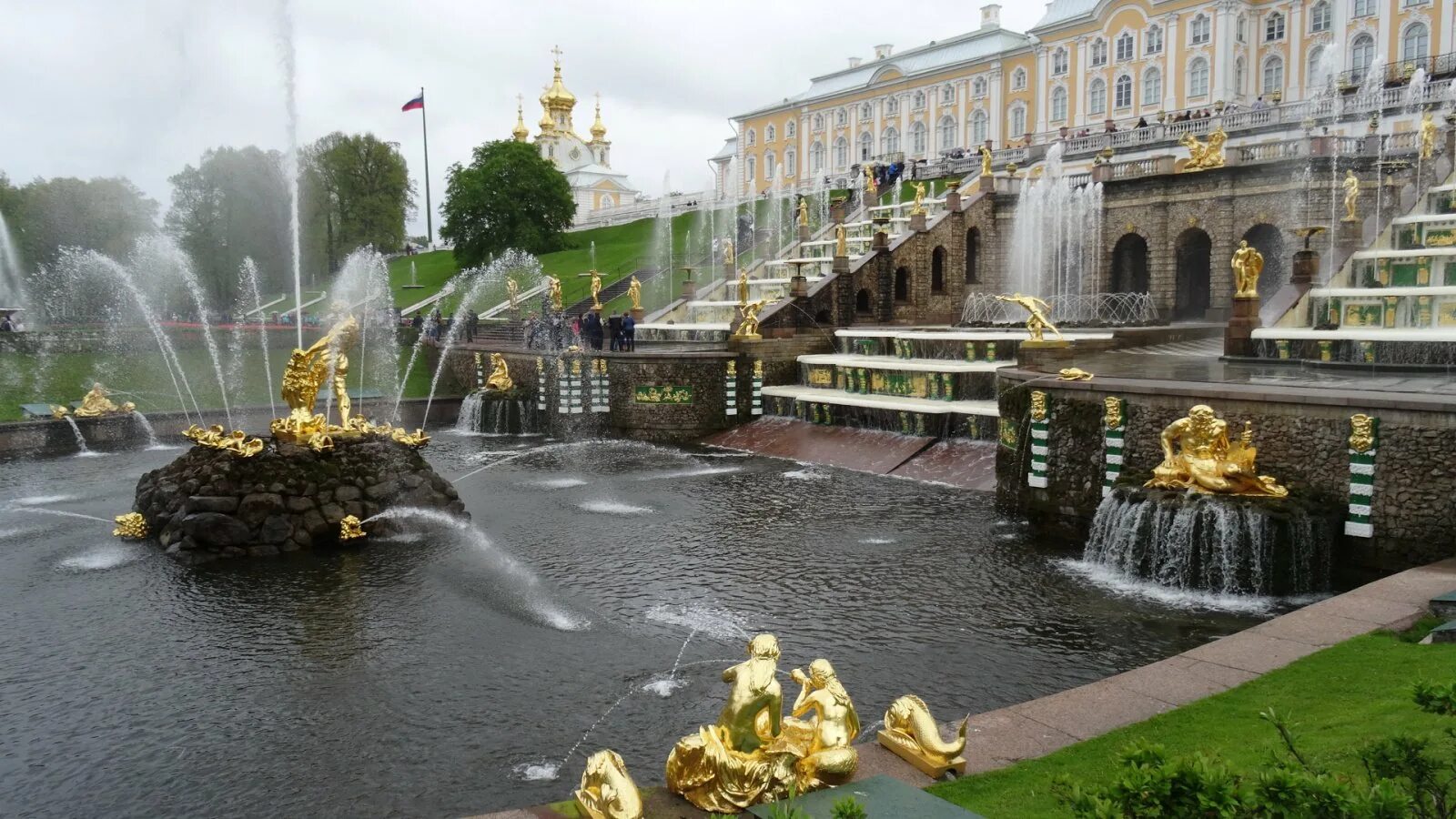 Показать видео санкт петербурга. Петергофский дворец в Санкт-Петербурге. Екатерининский дворец в Санкт-Петербурге фонтаны. Петергоф парк.