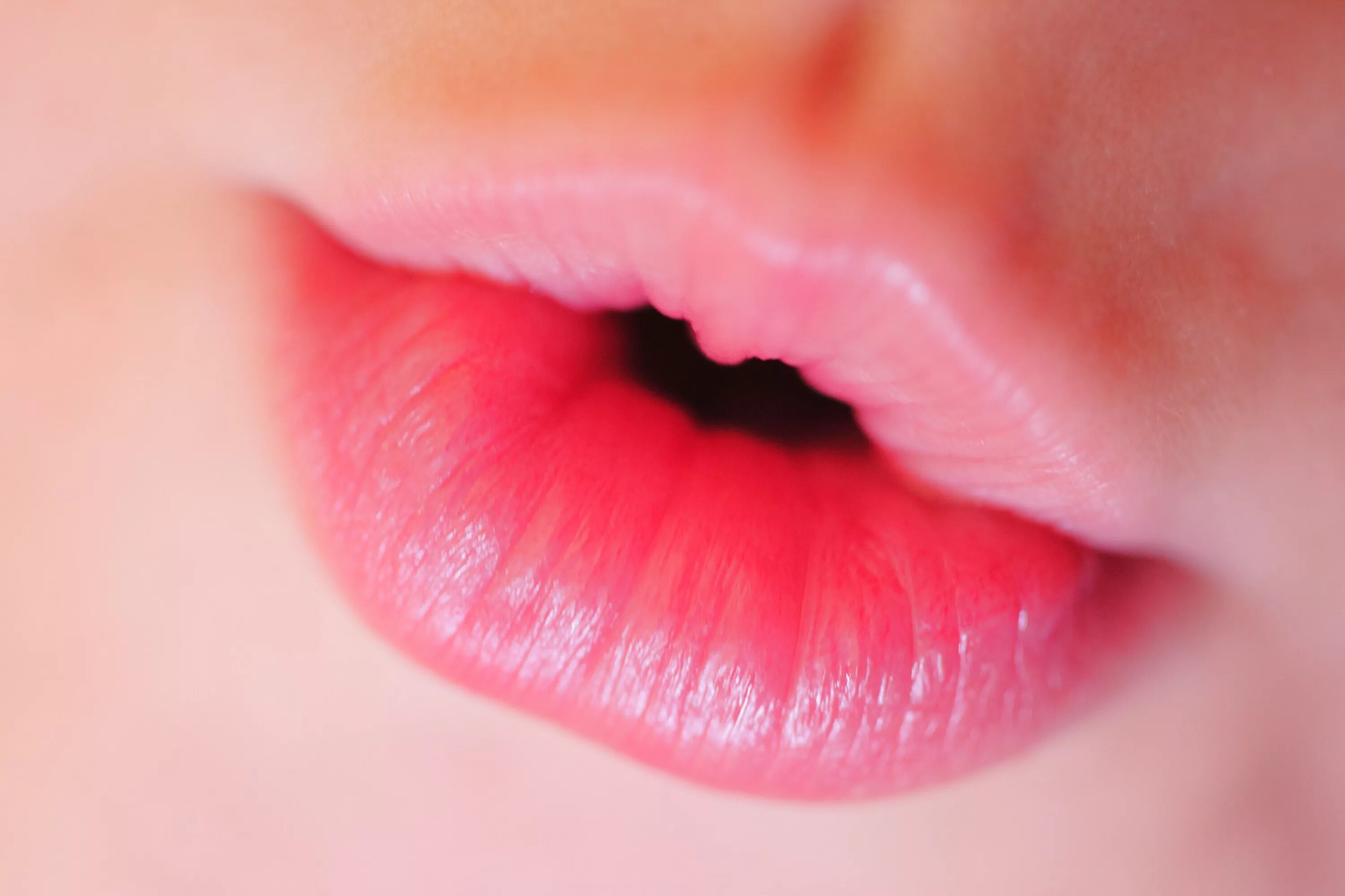Close lips. Женские губы. Губы крупным планом. Изображение губ. Красивые губы детей.