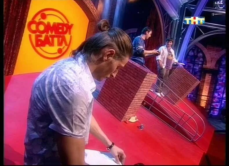 Киньте копеечку батл все выступления. Comedy баттл тнт баттл comedy. камеди батл турнир. comedy баттл тнт логотип.