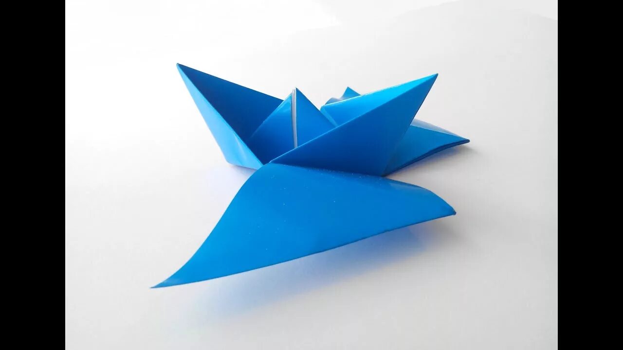 Оригами корабль. Бумажный кораблик оригами. Бумажный кораблик необычный. Кораблик из оригами.