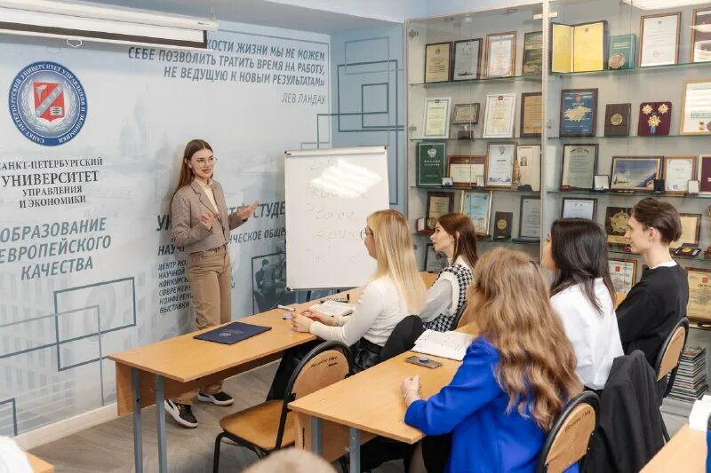 Высшая банковская школа спб. Библиотечный техникум. Колледж банковского дела и информационных систем басков 8. Колледжи санкт петербурга информационные системы. Колледж информационных технологий санкт-петербург.