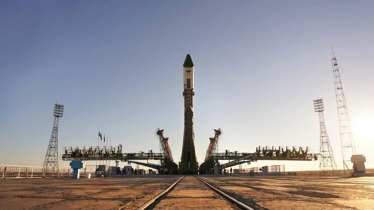 Союз 2. Москва байконур разница. Звезды над байконуром. Космодром байконур. Космодром байконур буран энергия.