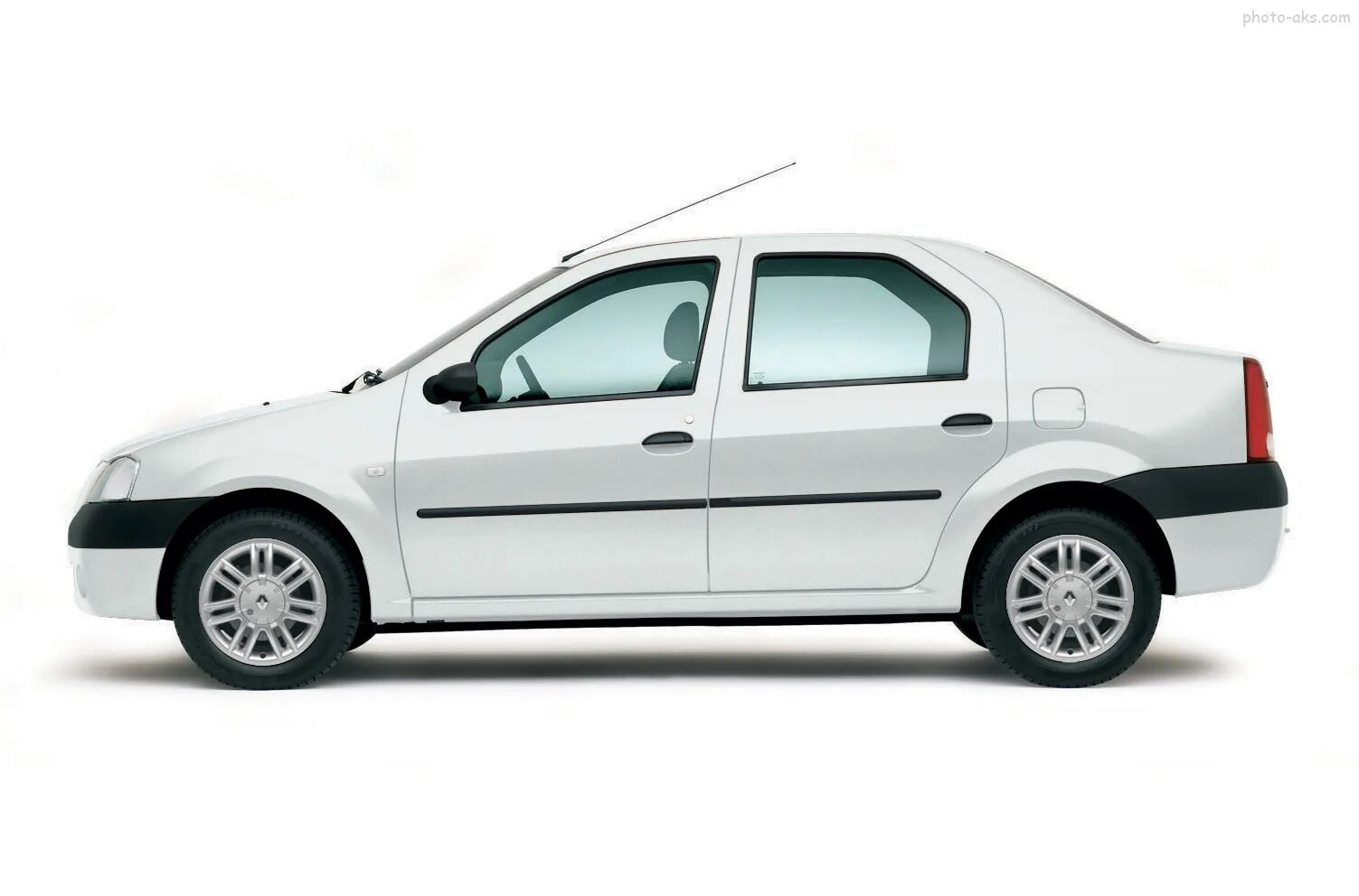 Логан сбоку. Рено логан 1 сбоку. Рено логан 1 белый. 6. Логан 2 белый степвей.