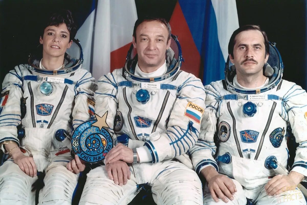 Российские космонавты вышли в открытый космос - РИА Новости, 25.04.2025