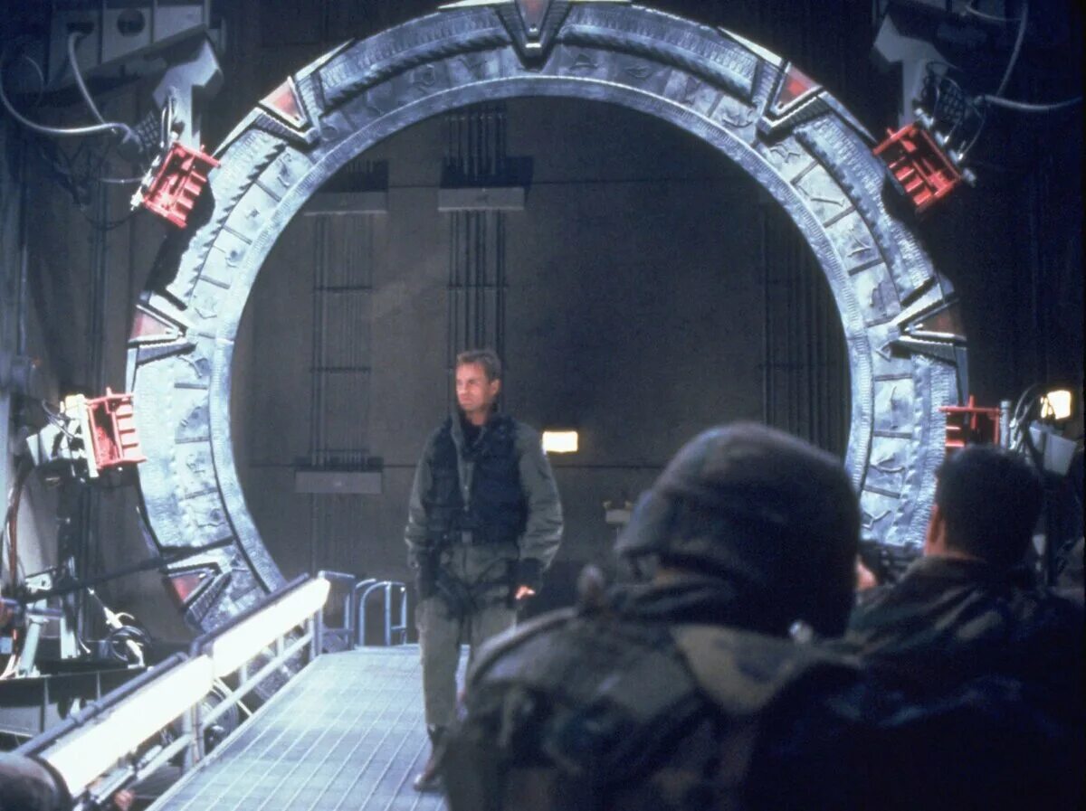 Саманта картер звездные врата 18. Зв врата 4. Бобби филлипс , звёздные врата. Зв врата 4. Звездные врата 1994.