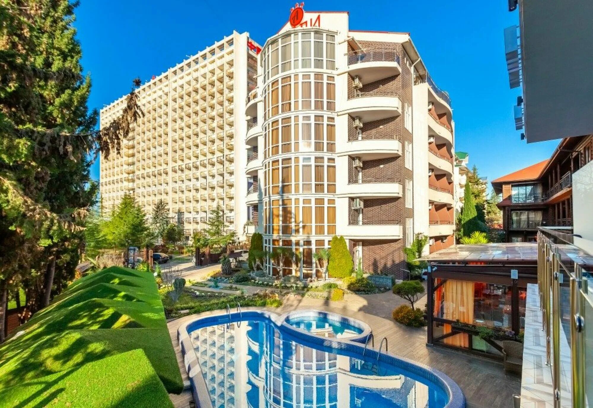 Штиль 3 адлер сочи. Адлер курортный городок оазис. Гостиницы адлер сайты. Грейс кристалл отель 3 сочи адлер. Штиль адлер гостевой.