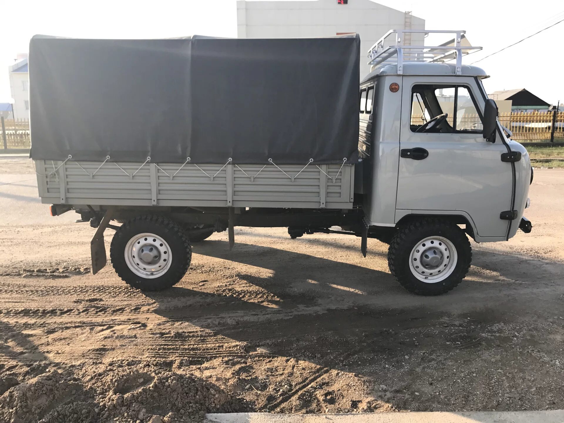 Купить уаз бортовой новый. UAZ 3303 бортовой. УАЗ бортовой новый 3303. УАЗ 3303 КФ 47. УАЗ 3303 бортовой 2013.