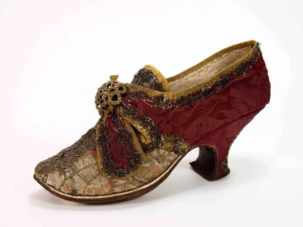 Черевички перс. Старые туфли. Обувь барокко (16 – 17 века). Традиционная китайская обувь бянь се. Обувь барокко 17 век клюши.