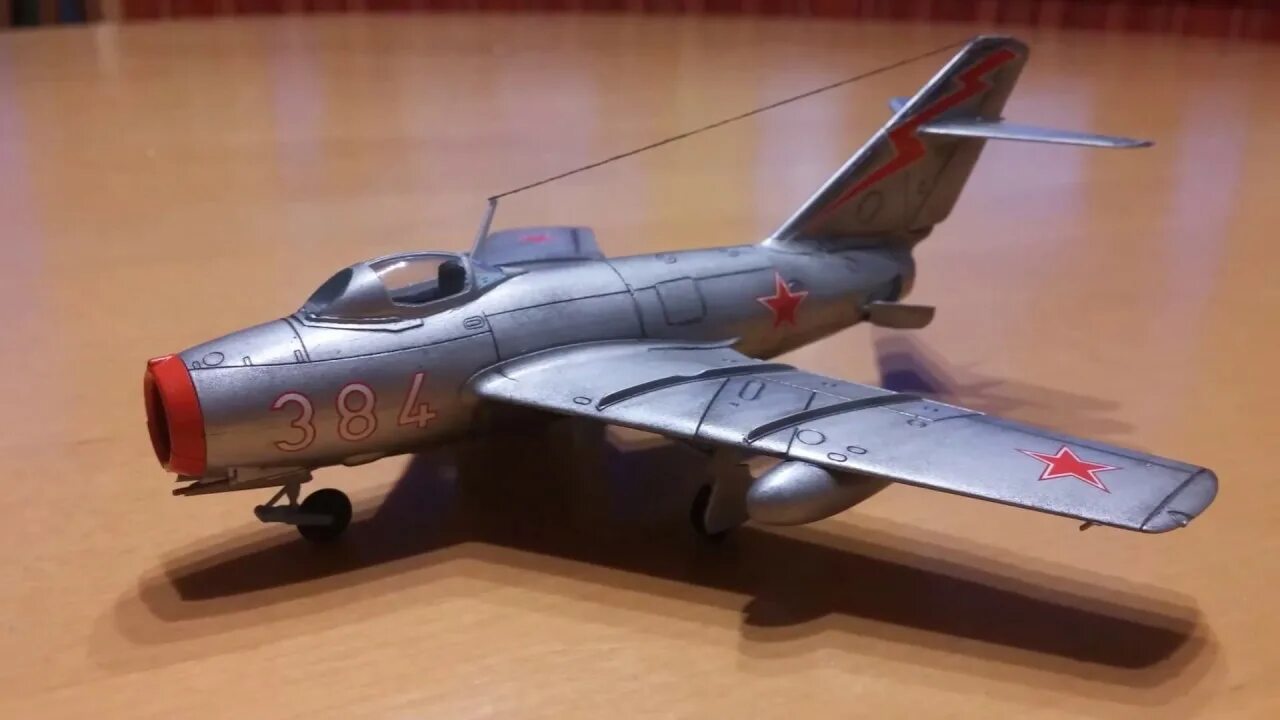 Звезда zvezda сборная модель. Номер 1. 72. Тигр 2 звезда 1/72. Icm и-5 1:72.