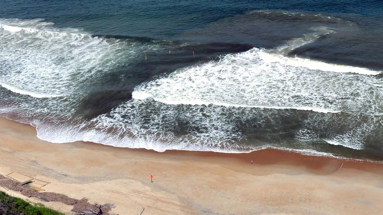 Океан образовался в результате. Rip current отбойное течение. Тягун рип. Тягун рип обратное течение отбойное течение. Тягун в Анапе.