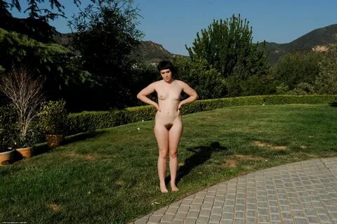 Slideshow jolie fille nue amatrice.