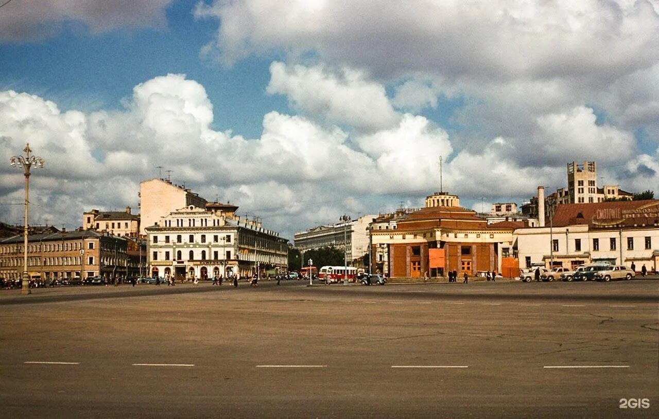 Арбатская площадь 1950. Арбатская площадь Москва. Площадь Арбатские ворота. Арбатские ворота Москва.