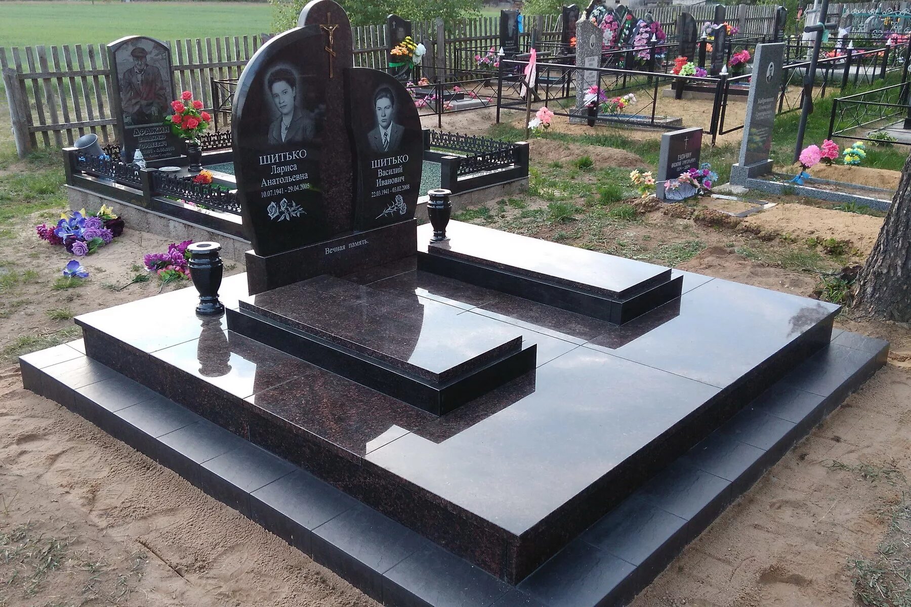 памятник из гранита фото двойных. памятник отцу на могилу 2х2. памятники двойные из гранита. памятник из гранита фото двойных. прямая стелла мемориал гранит 120х60.