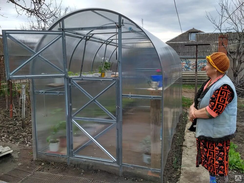 Теплица 2 на 3. Парник 2 4. Теплица тюльпан антишторм. Теплица из поликарбоната 2х2. 5 на 4.