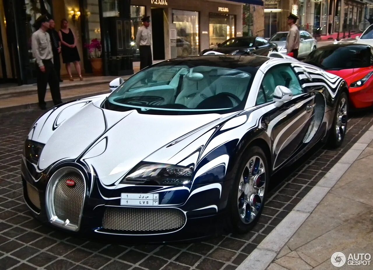 Bugatti blanc. Бугатти вейрон супер спорт винилы. Бугатти вейрон l'or blanc. Bugatti veyron 16 4 grand sport 2011. Bugatti blanc.