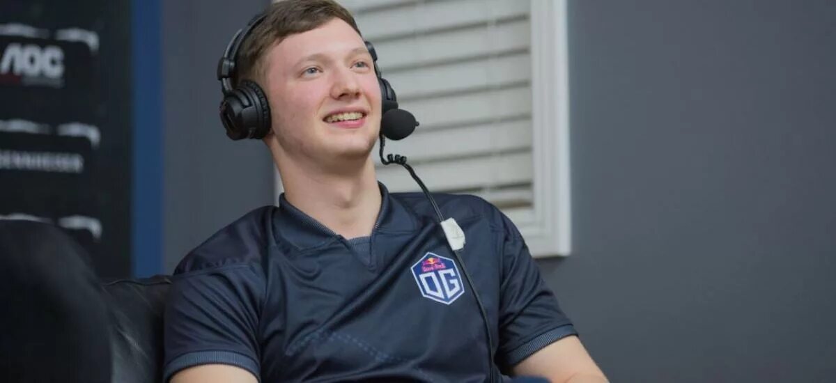 Данил gpk~ скутин. Лучший игрок доты 2. Мид в доте 2. Mushi live. Мид игрок.