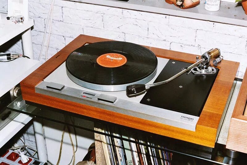 Thorens td 125. Thorens td 125 mk2. Проигрыватель винила Thorens 125. Thorens td 125 электроника. Ламповый виниловый проигрыватель