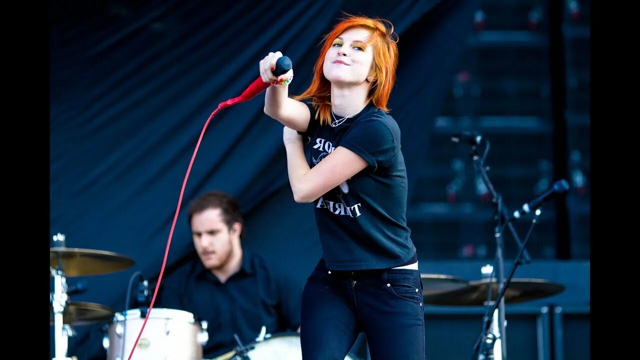 Paramore williams. Хейли уильямс. paramore солистка. парамор хейли уильямс. хейли уильямс 2007.