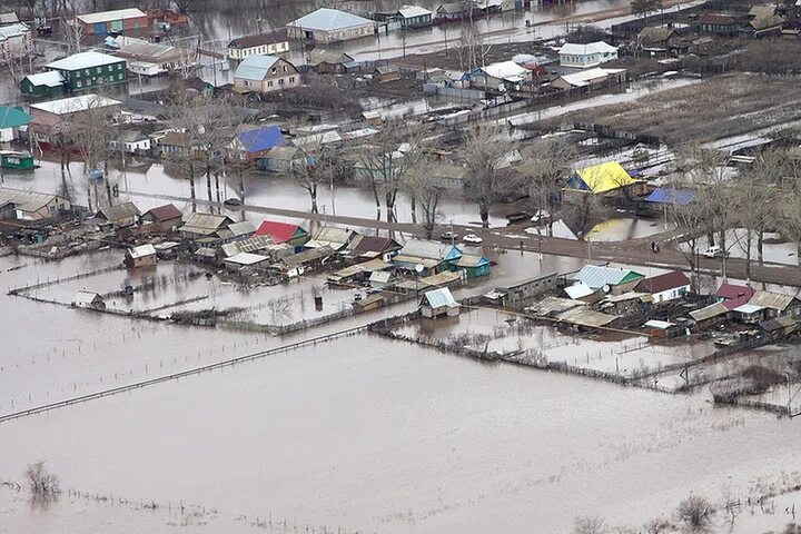 Наводнение в Оренбургской области. Паводок 2011 в Оренбургской области. Наводнение в Оренбурге. Потоп в Оренбурге.