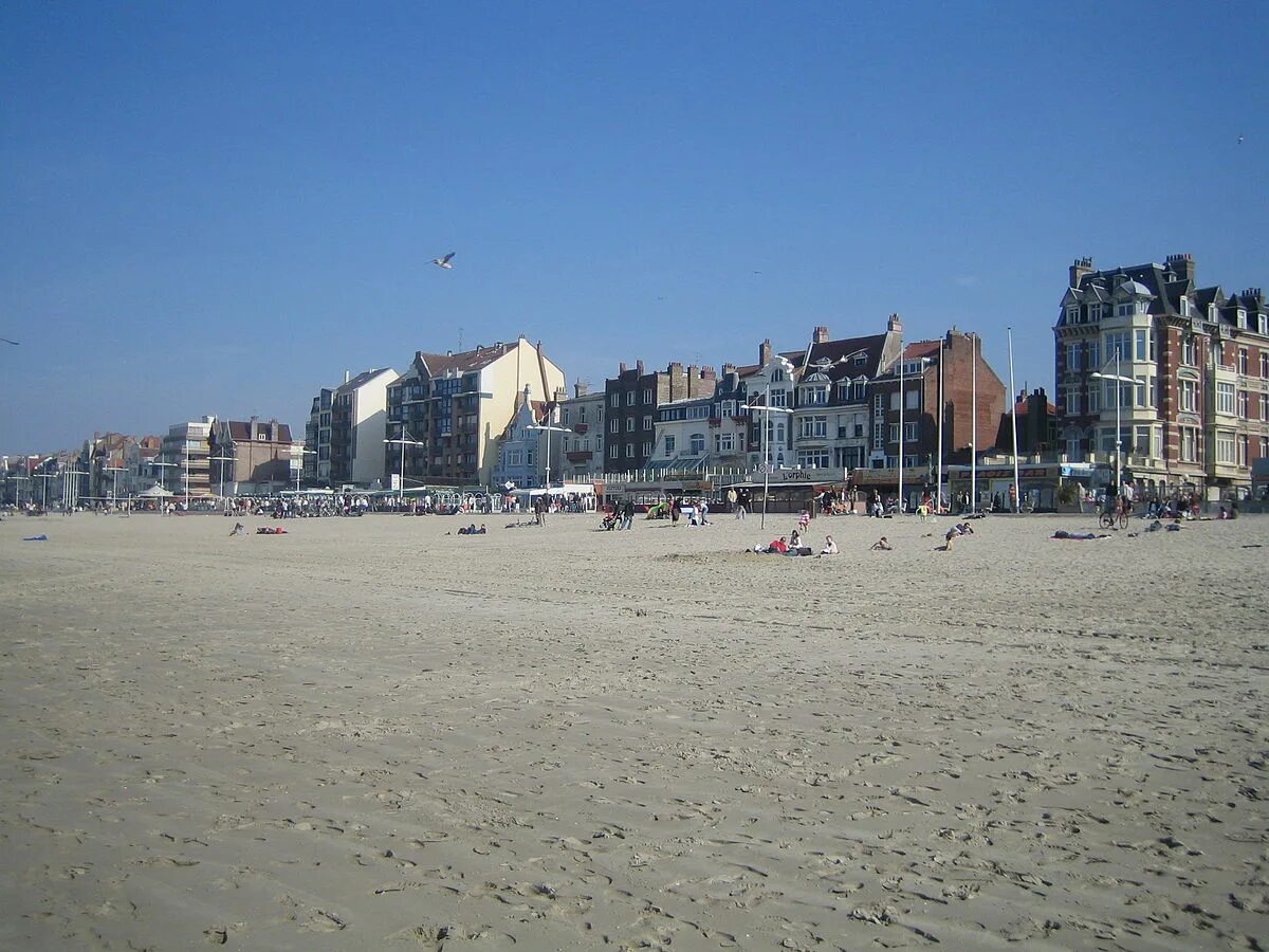 Дюнкерк город. Дюнкерк пляж. Дюнкерк город во Франции. Дюнкерк Франция. Дюнкерк Франция пляж.