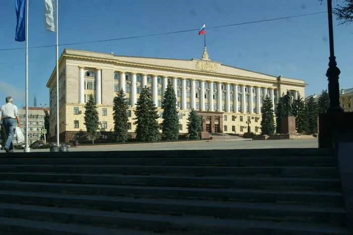 Администрация липецкой области. Администрация города Липецка Соборная площадь. Здание администрации Липецкой области. Администрация Липецкой области Соборная площадь 1. Липецк здание правительства.