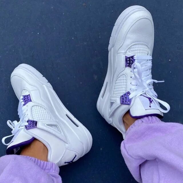 Кроссовки ташкент. Jordan 4 White Purple. Jordan 4 Metallic Purple outfit. Jordan 4 White Purple бирка. Nike Air Jordan 4 Retro White/Purple Metallic.