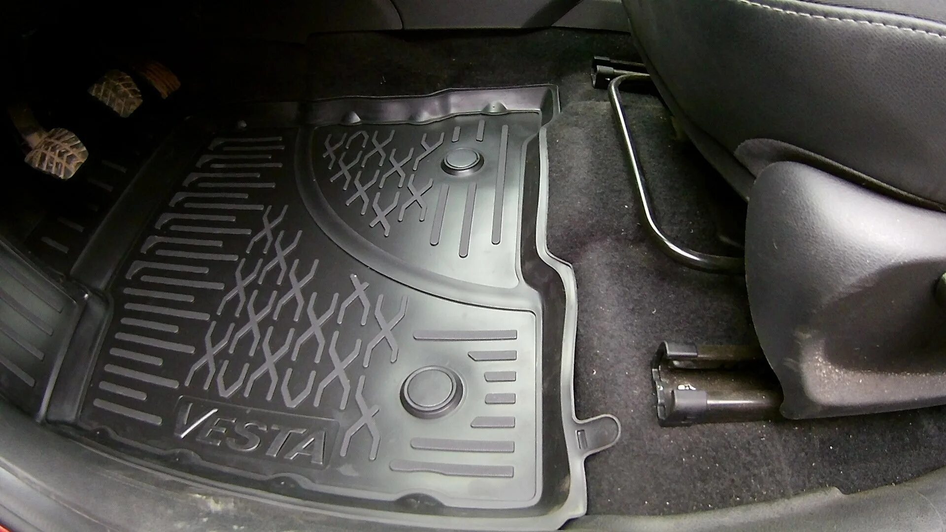 Резиновые полики веста. Коврики лада веста 99999218073182. Оригинальные коврики весты. Комплект ковриков element element3d4519210k 4 шт. Lada vesta ковры салона (литьевые).