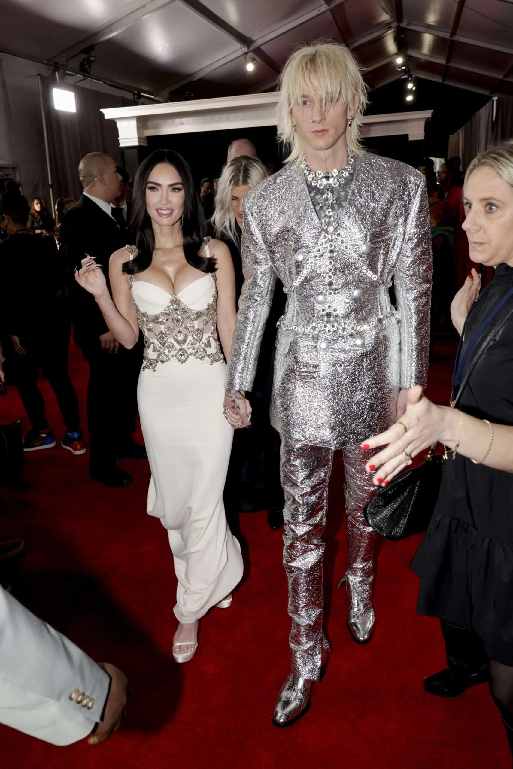 Mgk и меган фокс. Меган фокс сейчас 2023. Меган фокс грэмми 2023. Меган фокс грэмми. Меган фокс грэмми 2023.