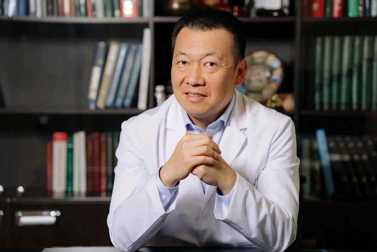 Чой ен джун. Доктор Чой. Чой Ен Джун гастроэнтеролог. Чой Ен Джун педиатр.