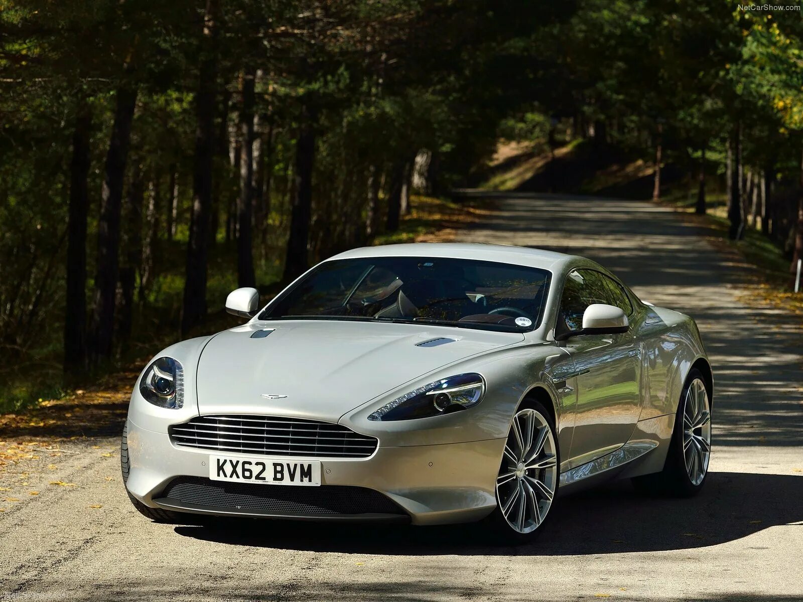 Aston martin db. Aston martin db9. машина aston martin db9. aston martin dbr9. aston martin db9 2013.
