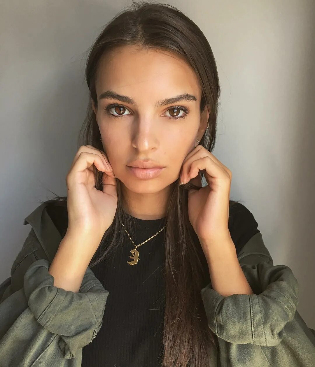 Emily Ratajkowski Instagram. Милые девушки. Привлекательным внешним видом