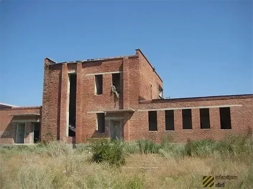 Заброшки в батайске местоположение. Заброшки батайска. Депо батайска заброшка. Аэродром батайск роствертол. Заброшенное железнодорожное депо в батайске.