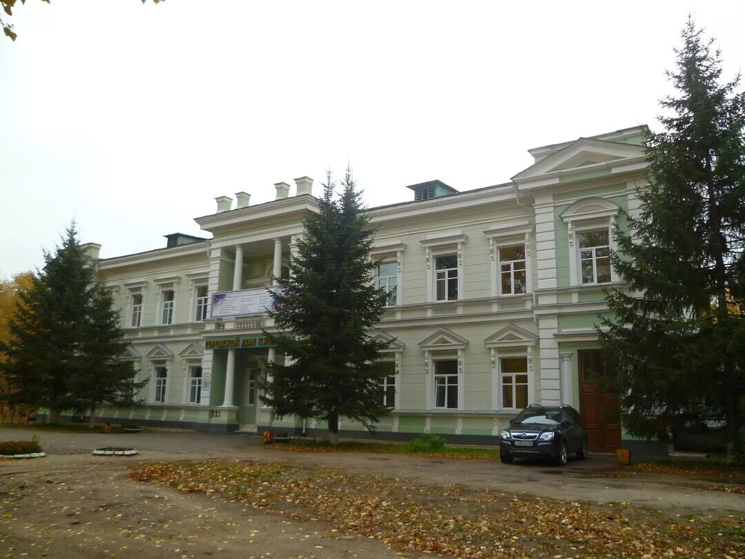 Благовещенск ленина, 144. Дворец профсоюзов благовещенск. Здания культуры благовещенска. Дк профсоюзов благовещенск кинотеатр. Гдк здание благовещенска.