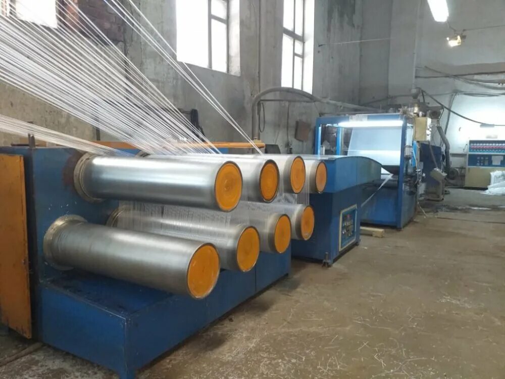 Завод пластмасс отзывы. Юнис новосибирск. Продукция завода пластмасс копейск. Пластмасс групп щелково гребе. Фабрика производства пластмассовых изделий.