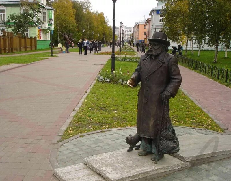 Архангельск окрестности. Памятник Писахову в Архангельске. Памятники на проспекте Чумбарова-Лучинского. Памятник с г Писахову в Архангельске. Сеня малина Чумбарова Лучинского.