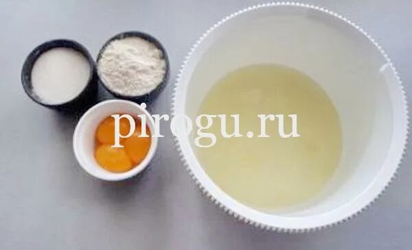 Бисквит классический. Бисквит без желтков. Бисквит с разделением желтков и белков. Бисквит с разделением желтков и белков. Рецепты с желтками без белков.