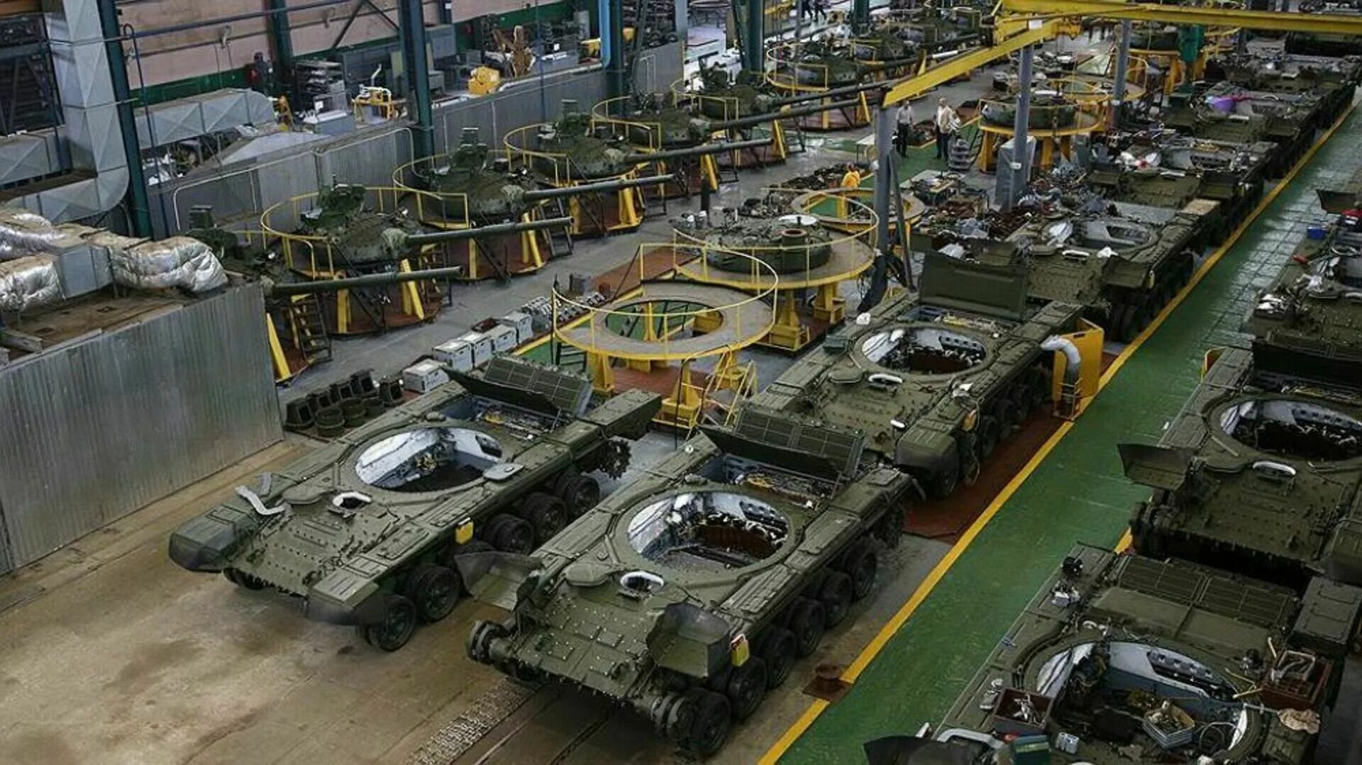 Новый оборонный завод. Новый оборонный завод. Танковый завод на урале. Новый оборонный завод. Оборонно-промышленный комплекс.