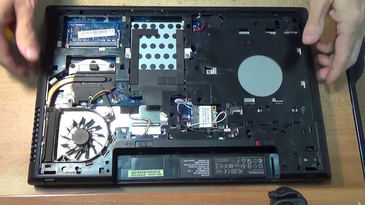 Lenovo G500 how to remove the cover / Lenovo g505 how to remove the cover - YouT