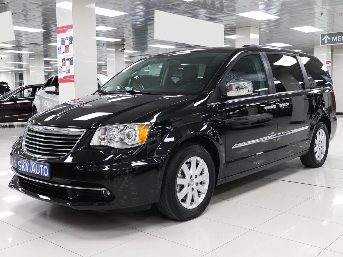 Chrysler grand. Крайслер гранд вояджер 2008 года. Минивэн крайслер гранд вояджер. Крайслер гранд вояджер 5. Крайслер гранд вояджер 5.