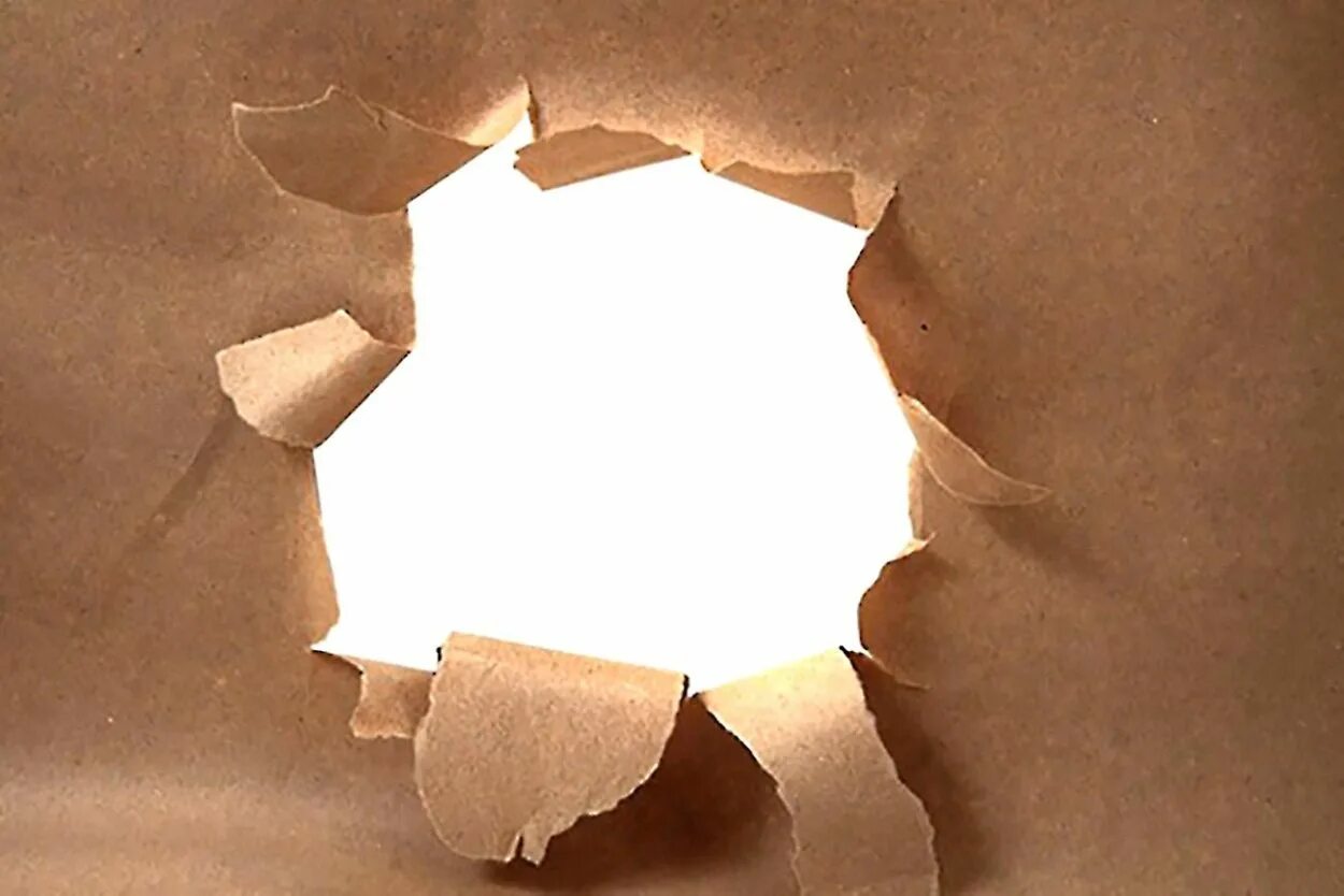 дыра в бумаге для фотошопа. эффект рваной бумаги. дыра в бумаге без фона. дыра в бумаге. Paper hole.