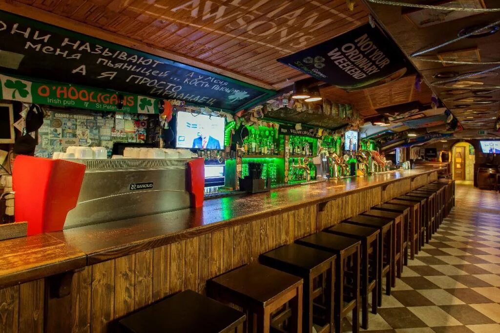 Хулиганс бар спб. Ирландский паб хулиганс в питере. Hooligans бар спб конюшенная. Ирландский паб хулиганс в питере. Хулиганс бар санкт-петербург конюшенная.