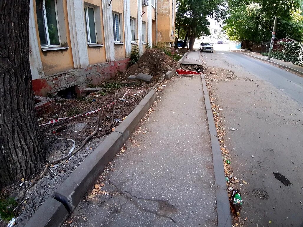Станционный проезд. Саратов ужасный город. тротуары саратова. 2 станционный проезд саратов. саратов без прикрас.