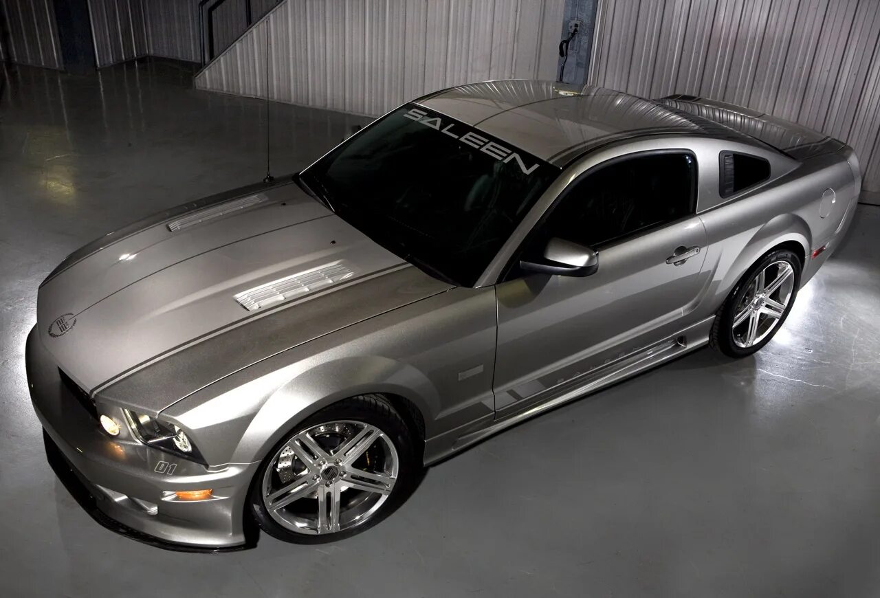 Автомобиль 25. Ford Mustang 2008 Grey. Ford Mustang 2008 поликарбонат спорт. Sterling 25 auto. Saleen car logo.