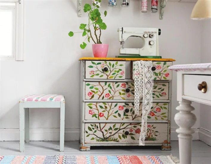 Декорировать комод. Декупаж мебели для начинающих. Декорирование комода. Декупаж мебели. Декор старого комода.