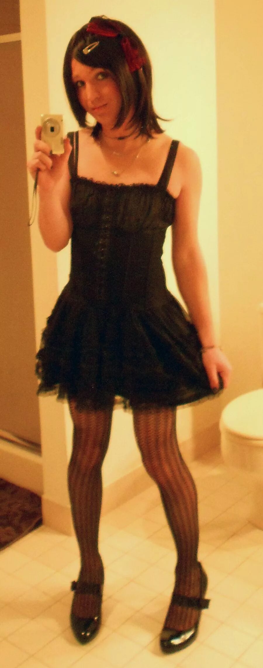 Sissy в женском. Sissy в женском. Женственные мальчики в платьях. Кроссдрессер саманта нилон. Кроссдрессер саманта оливер.