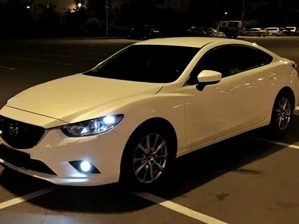 Mazda белая