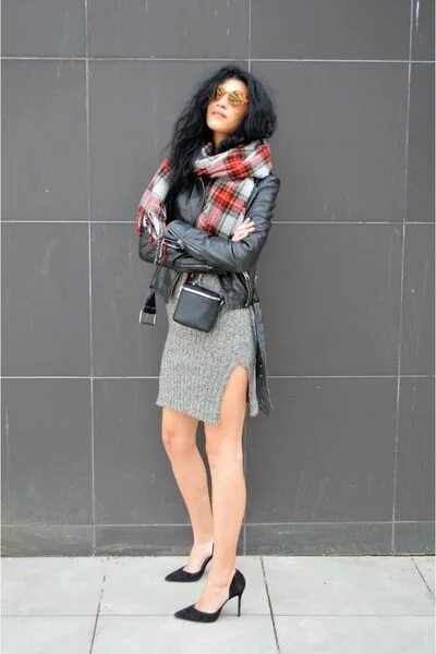 Вязаное платье с курткой фото #winter #outfits black leather motorcycle jacket and black knitted dress Trendy
