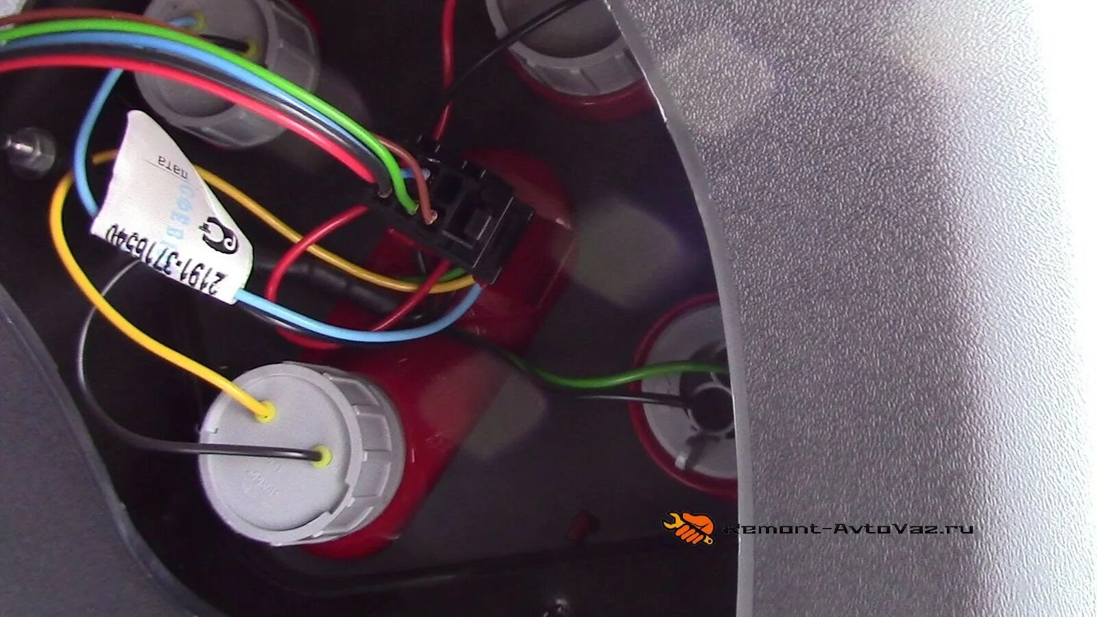 Патрон заднего хода лада гранта лифтбек. Разъемы задних фонарей лада гранта лифтбек. Лампа габаритного огня рено логан 2. Патрон заднего габарита лада гранта лифтбек. Цоколь габарита гранта лифтбек.